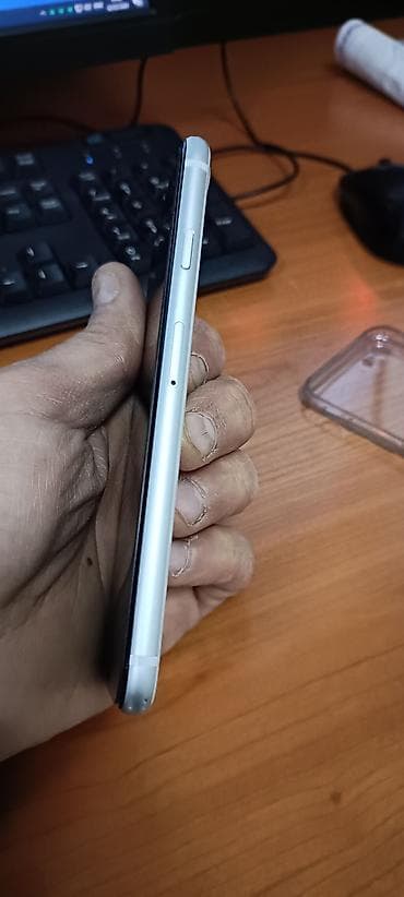 iphone se 2020 kredit: IPhone SE 2020, 128 GB, Ağ, Simsiz şarj — 4