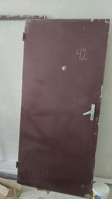 Mənzil üçün İşlənmiş Giriş qapısı 100x210 sm Glazok ilə, Zəmanətsiz, Ünvandan götürmə lalafo.az -da Mənzil üçün İşlənmiş Giriş qapısı 100x210 sm Glazok ilə, Zəmanətsiz, Ünvandan götürmə