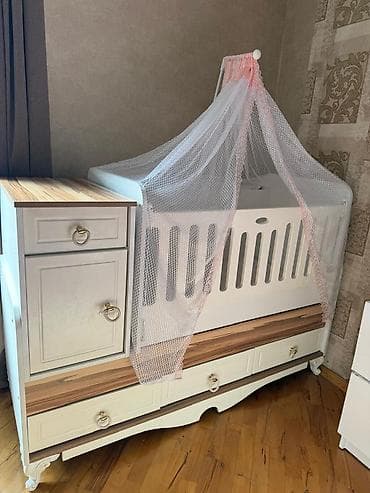 beton panel pilte: Dil Beşik 120 azn satilir. Yellenir. Matrası var.yaxsi veziyyetdedir — 1