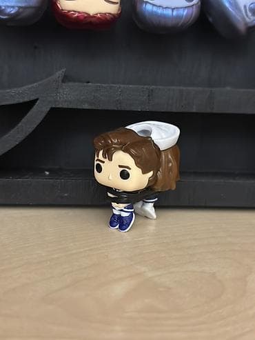 Электротранспорт: STRANGER THINGS Kinder Joy Steve & Robin Çatdırılma : Nasimi — 2