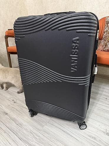 Çamadanlar: Boyuk olcudur, yeniden secilmir, 1 defe istifade olunub. Qirilmayan — 2