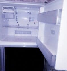 soyducu işlənmiş: Tawiba 2qapılı soyuducu (üstdə dondurucu). Rəng: paslanmayan — 2