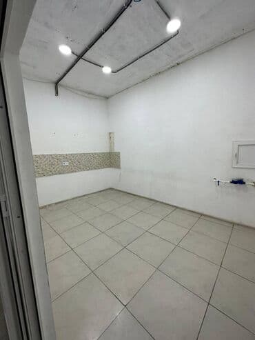 qarayev obyekt: Obyekt İcarəyə verilir. Küçəyə və həyətə ayrı-ayrı çıxışı var. Su və — 4