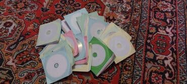 CD, DVD disklər və kassetlər: Hind filmləri. Hər bir diskdə 1 film var. 100dən çoxdur. Tək tək 50 — 1