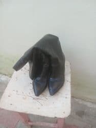 çəkmələr: Qadın çəkmələri – müxtəlif modellər və rənglər Təsvir: - Klassik — 3