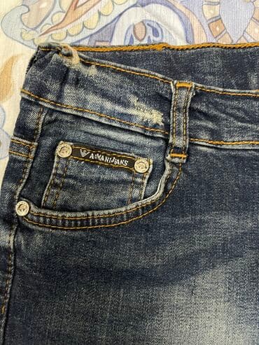 Верхняя одежда: Джинсы на мальчика 10 лет. Как новые. Одели пару раз — 4