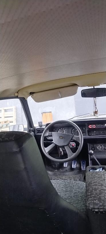 s150 satılır: VAZ 2107, tünd bənövşəyi rəngdə sedan. - Kuzov: klassik “yeddisi” — 8