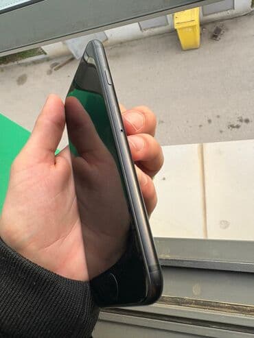 Renault: IPhone 7, 32 GB, Qara, Barmaq izi — 4