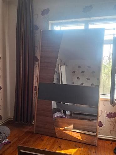 Güzgülü sürgülü qapılı qarderob - Material: laminat/LDSP ağac