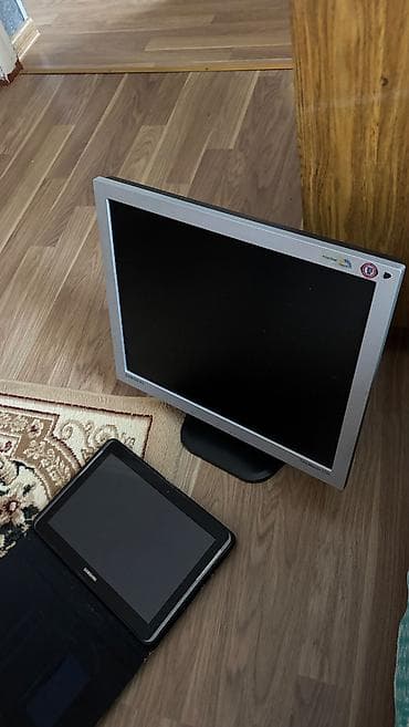Her biri ayri ayriliqda satilir,her ikisi samsungdu,20manat her biri