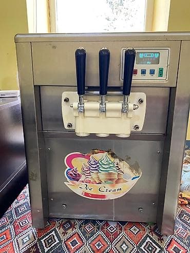 restoran avadanligi: Soft dondurma aparatı – 3 kranlı, paslanmayan polad korpuslu Məhsulun — 1