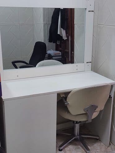 Декор и интерьер: Iki ədəd bir yerde 350. guzgulu olan 250 azn. ag olan 100 azn. 300 — 2