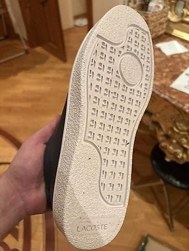 Səndəl və şəp-şüplər: Lacoste Court Derby 125 1 CMA kişi krossovkası - Brend: Lacoste - — 4