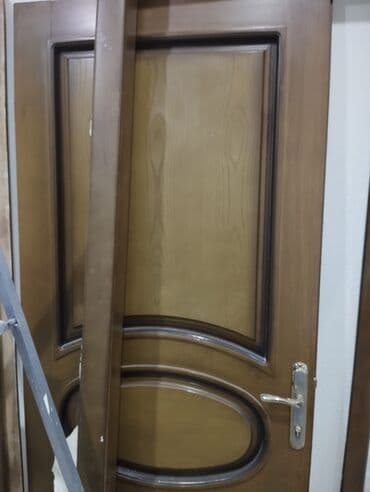 Kafel və bitirmə daşları: Taxta daxili qapı – klassik dizayn - Material: massiv ağac/taxta — 2