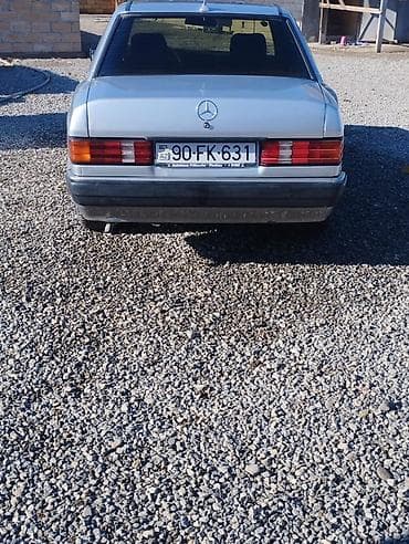 mersedes salon: Mercedes-Benz W201 (190) sedan - Gümüşü rəng, 4 qapı, arxa ötürücülü — 4