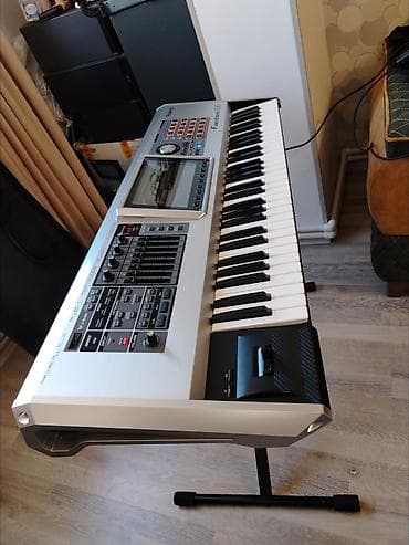 Sintezator, Roland — 1