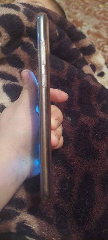 xiaomi 15 qiyməti: TCL smartfon - Ekran: damla‑notch ön kamera kəsiyi olan tam ekran; — 3