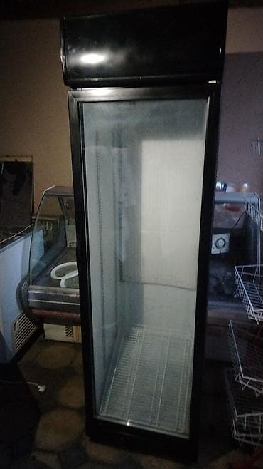 Vitrin soyuducu ela veziyetde 6 7 ayin xaladenikidi — 1