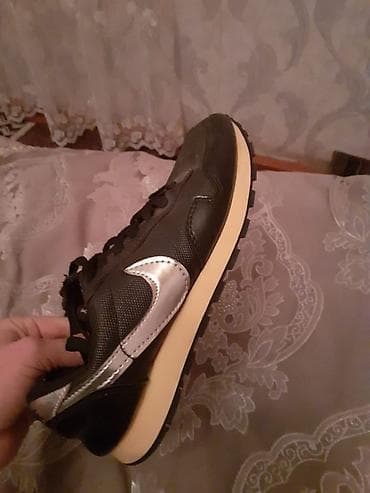 37 razmer: Gencede satilir original Nike Oglan idman ayaqqabısı Moskvadan — 2