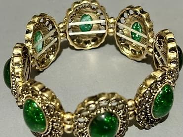 broş: Qızılı rəngdə etnik üslublu sırğa və brelok dəsti - Tərkib: metal — 10