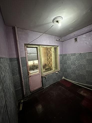 Otaqlar: Mənzil 1 otaqdan 2 otağa düzəlmədir. Razində yerləşir.9 mərtəbəli — 8