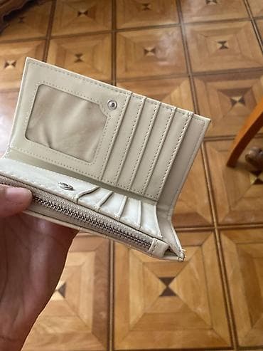 Portmone, pulqabıları: Stradivarius qadın pulqabısı – krem rəng, krokodil teksturalı dizayn — 1