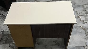 istolar: Düz masa, Polkasız, Siyirməli, Sadə laminat, Zəmanətsiz — 2