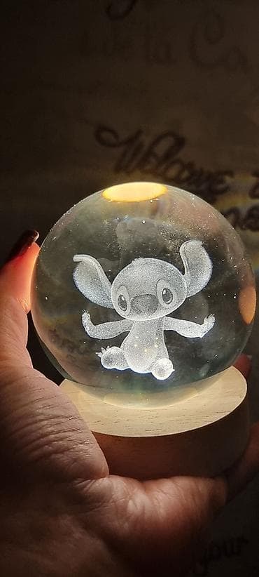 evde qırmızı şam yandırmaq: TƏZƏDİR 3D LED işıqlı şüşə kürə – cizgi qəhrəman fiqurlu - Şəffaf — 2