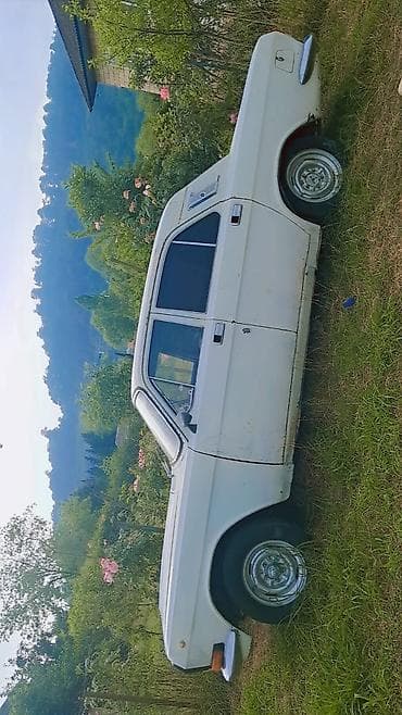 ford transit 8 1: QAZ 24 Volga: 2.5 l | 450000 km Sedan — 1