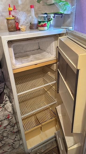 tel nomreleri: Bir kameralı məişət soyuducusu - Yuxarıda ayrıca dondurucu bölmə — 4