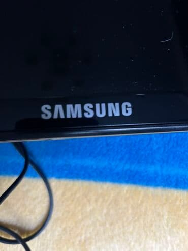 samsung 102 ekran led: Televizor Samsung 82" — 2