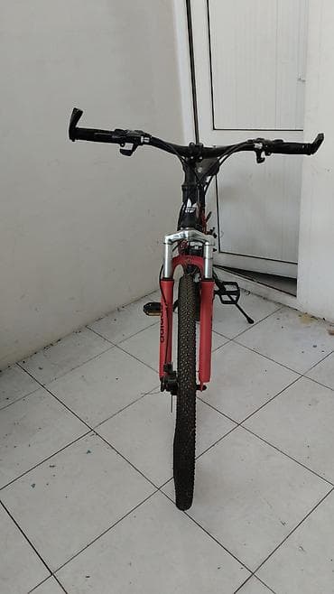 velosiped ural: Velosiped – dağ tipli, 26” təkərlər - Rəng: qırmızı/qara, üzərində — 4