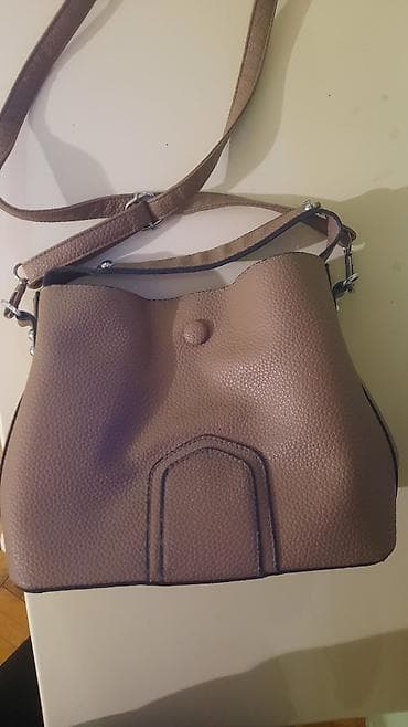 Kişi geyimləri: Təsviri: - Qadın üçün çiyin/çapraz asma çantası - Rəng: bej-qəhvəyi — 1