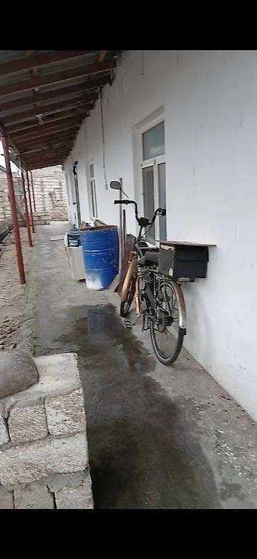 kiraye ev 28 may: Satilir. Təsvir: - Taxta üzlü tavan və cilalanmış taxta döşəmə - — 6