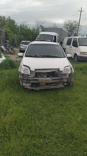 Salam aleykum Maşın Bərdə şəhərindəndir Maşın vuruq vezyetdedi Arxa