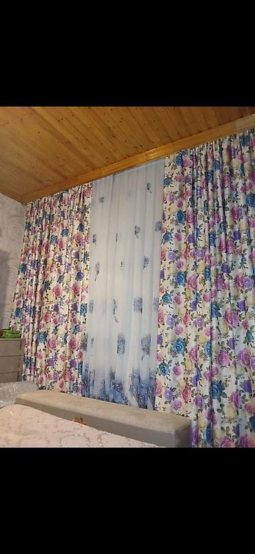 yun kilim: Güllü naxışlı pərdə dəsti - Dəst: 2 ədəd qalın dekorativ pərdə + 1 — 1