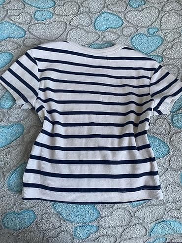 Pull&Bear qadın T‑shirt

Sadece bir defe geyinilib, XS/S