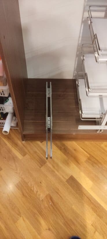 mətbəx rəfi: Mətbəx üçün mebelə qurulan polkalar. Dərinlik 55 hündürlük 105 qapaq — 11