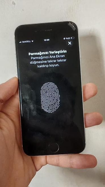 iphone na rate: IPhone SE 2020, Ağ, Barmaq izi — 4