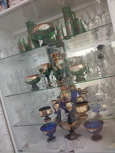 xrustal qablar instagram: Şüşə vitrinli dekorativ qab-qacaq dəsti - Klassik üslubda şüşə — 1