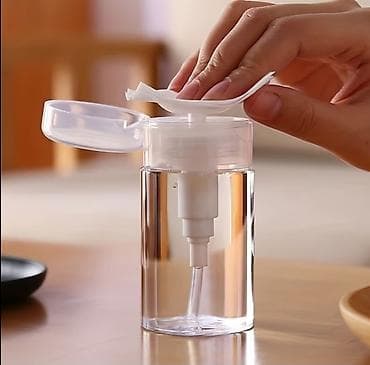 Açıq rəngli plastik pompalı dozator şüşə – makiyaj pambığı üçün — 1
