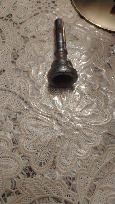 Sintezatorlar: Yamaha truba + ağızlıq - Marka/model: Yamaha (borunun zəng hissəsində — 2