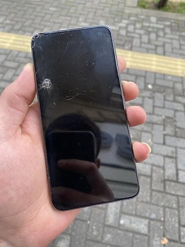 s 22 ikinci el: Samsung Galaxy S22, 128 GB, rəng - Qara, Barmaq izi, Face ID — 2