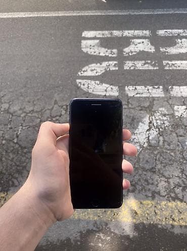 pixel 7: IPhone 7 Plus, Jet Black — 8