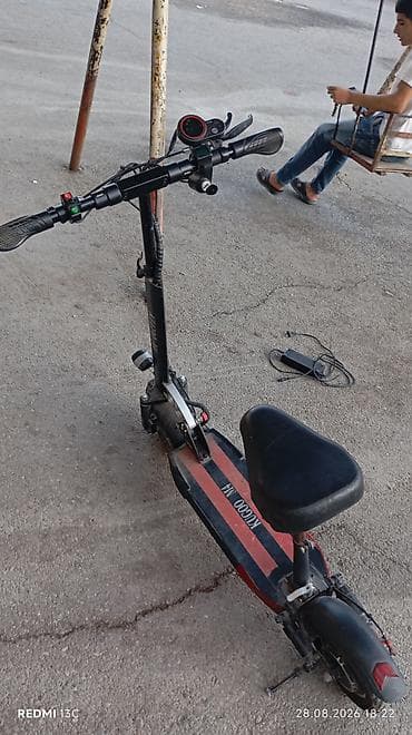 Elektrikli samokatlar: KUGOO M4 elektrik skuter - Güclü ön işıq və siqnal/zəng düyməsi olan — 4