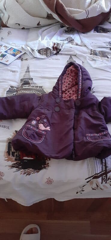 kurtka uşaq: Mothercare (Mazaxiyadan) alinib 3-6 ayliq usaga uygundur, 1 ay — 1