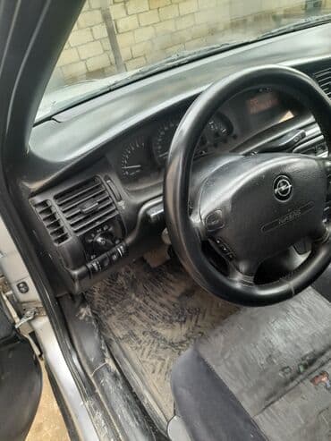 опель зафира а: Opel Vectra: 1.6 l | 1998 il 375642 km Sedan — 5