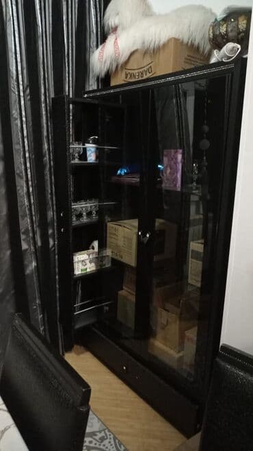 Alfa Romeo: 2 qapılı Düz dolab, Servant, Malayziya — 2