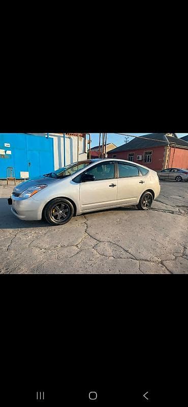 Nəqliyyat: Toyota Prius (ikinci nəsil, liftback) – hibrid Özəlliklər: - Hibrid — 7