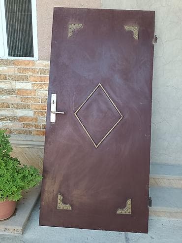qapi demir qapi seyf qapi: Salam. Qapı satılır. Ramkası var. Ramka ölçüsü -227-100 sm ölçüsü — 2